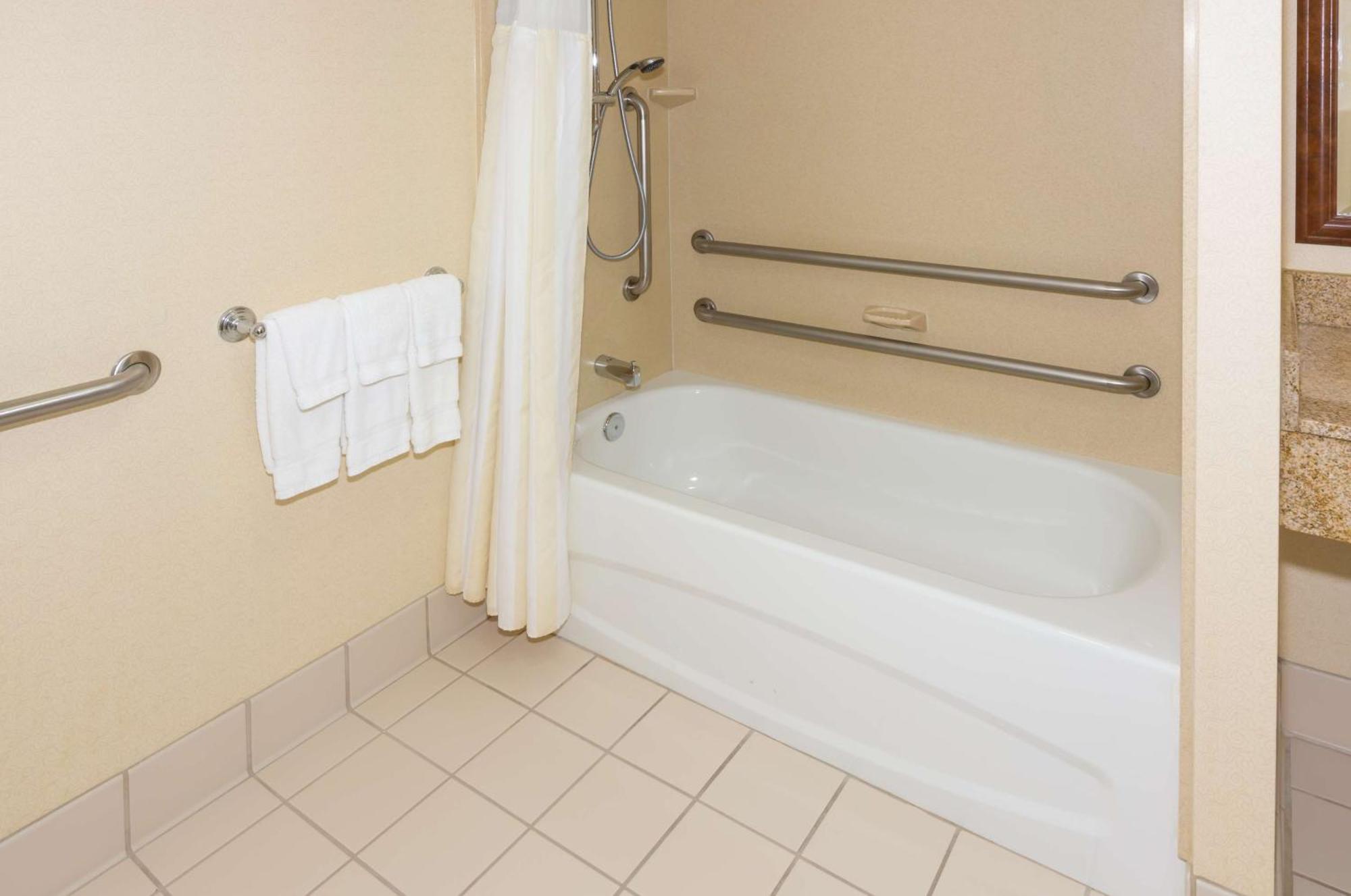 צ'יקטווואגה Hilton Garden Inn Buffalo Airport מראה חיצוני תמונה