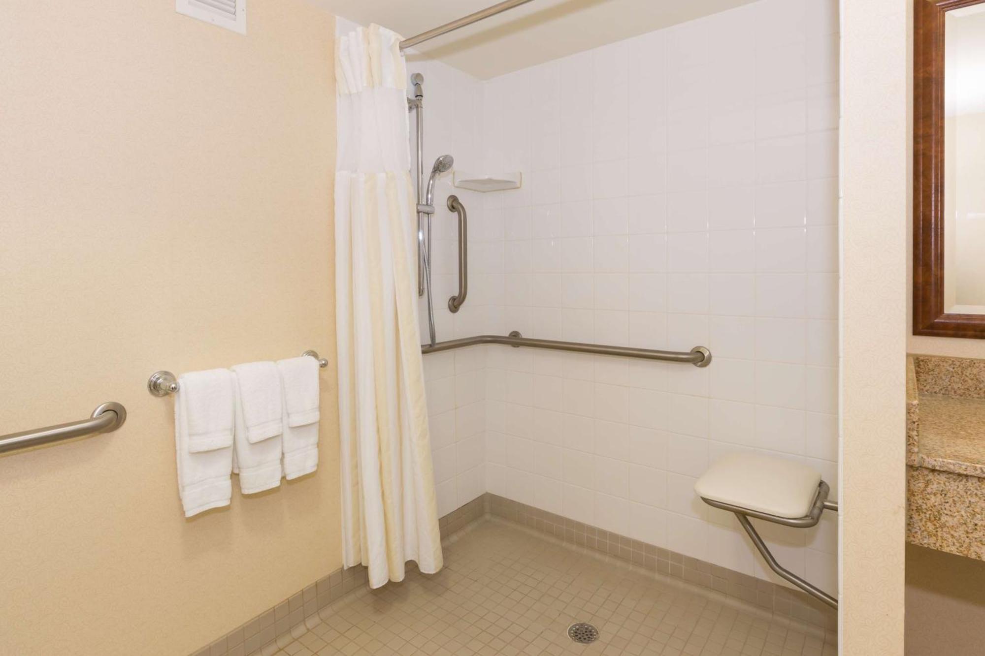 צ'יקטווואגה Hilton Garden Inn Buffalo Airport מראה חיצוני תמונה