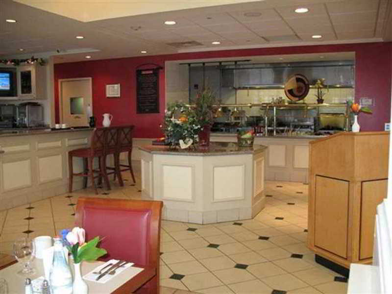 צ'יקטווואגה Hilton Garden Inn Buffalo Airport מסעדה תמונה